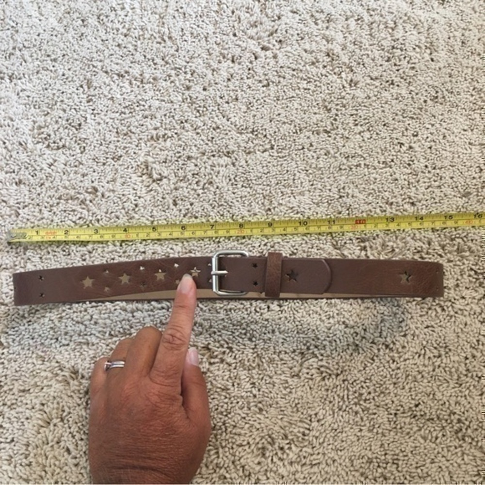 Girls size large brown cutout star belt